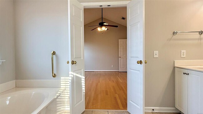 Building Photo - 9505 Greythorne Ct