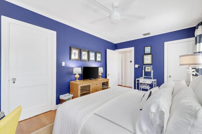 Building Photo - 325 Greymon Dr
