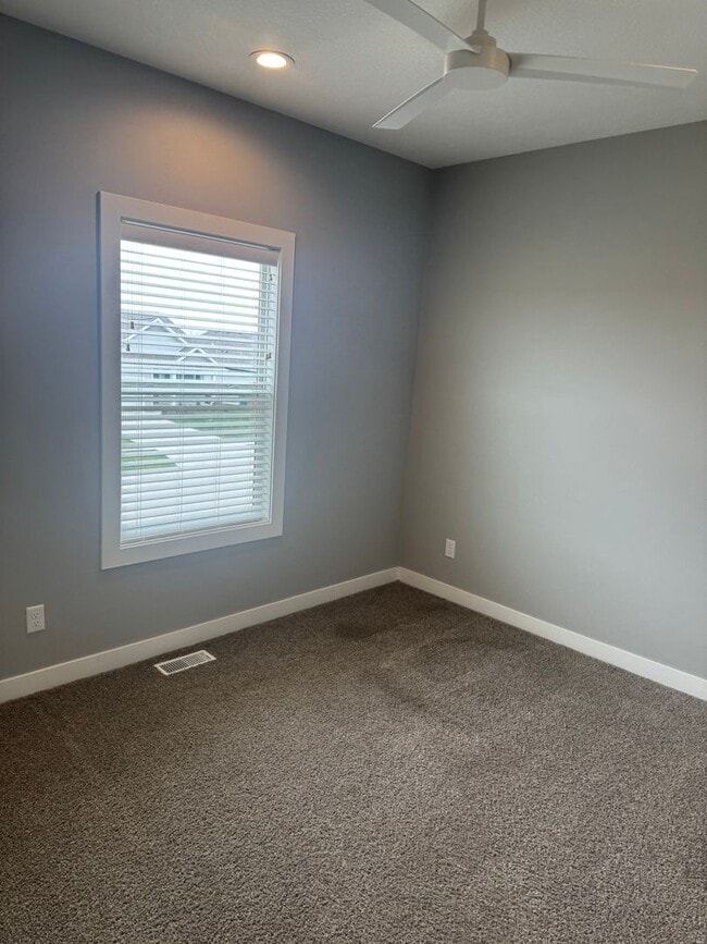 Building Photo - 8879 Primo Ln
