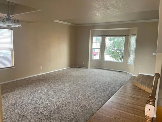 Building Photo - 8021 Lodi Ln