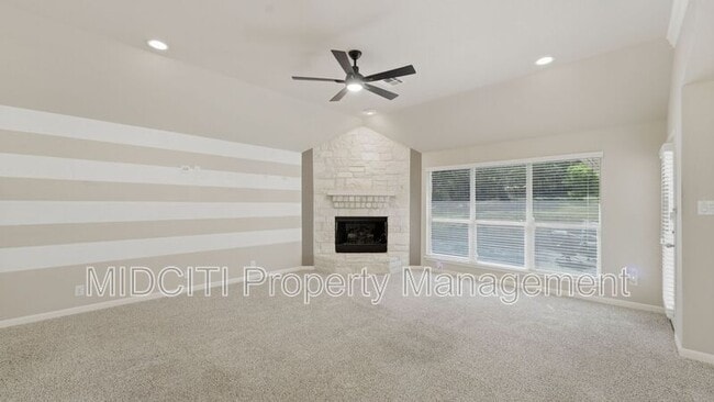 Building Photo - 842 Santa Cruz Ln