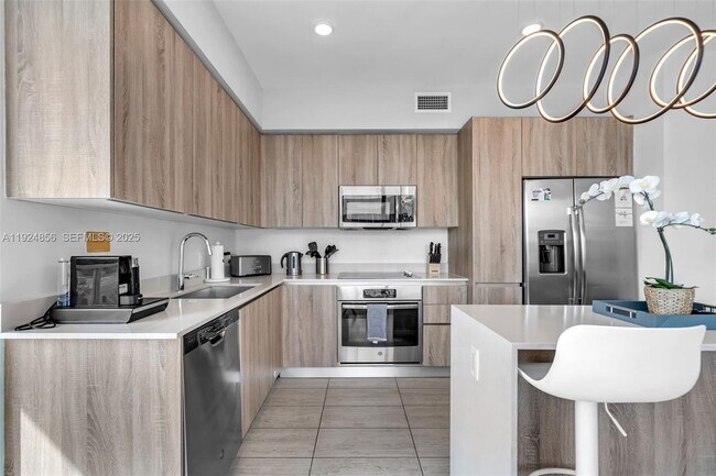 Building Photo - 3900 Biscayne Blvd