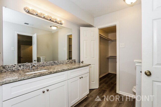 Building Photo - 3 BR/2BA | Newly Renovated Single Family Home |  Gated backyard!