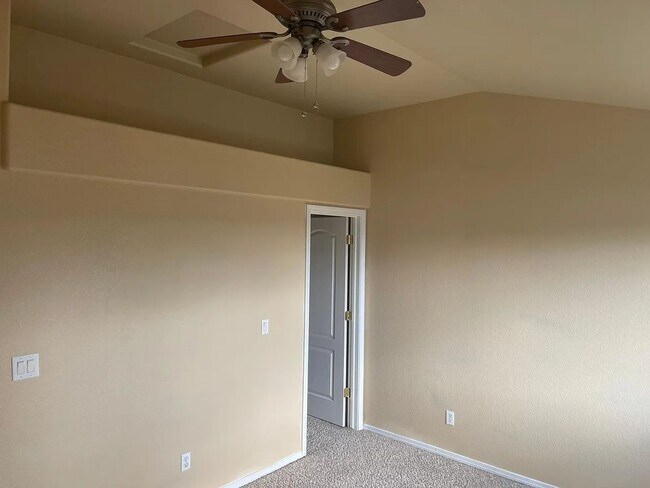 Building Photo - 8021 Lodi Ln