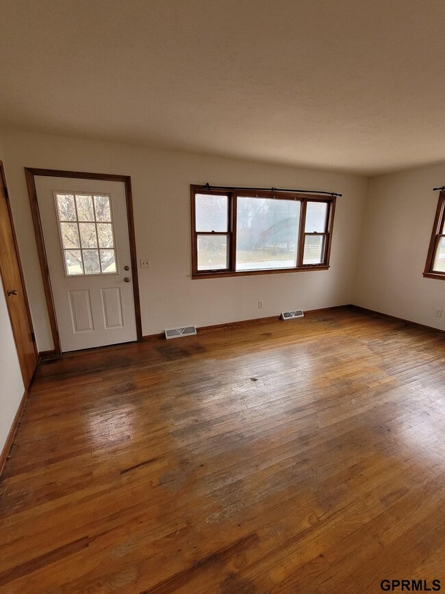 Building Photo - 2216 Lincoln Ave