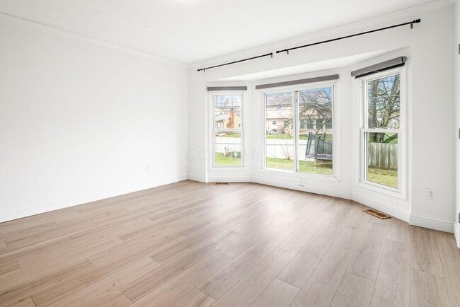 Building Photo - 39 Groton Dr