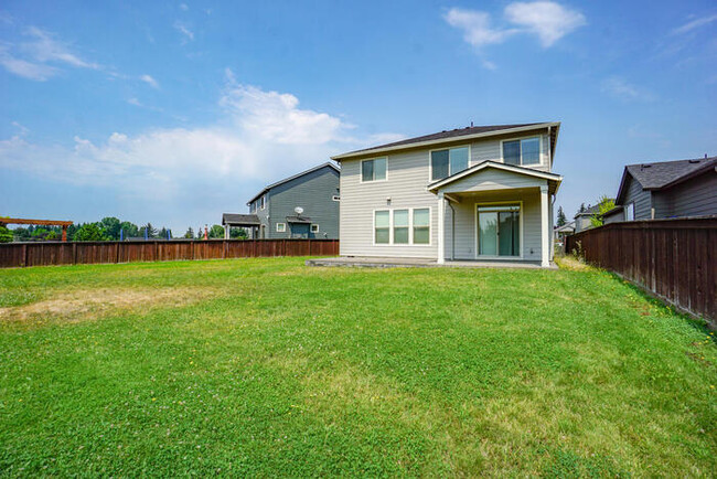 Building Photo - BEAUTIFUL HOME IN WEST ORCHARDS