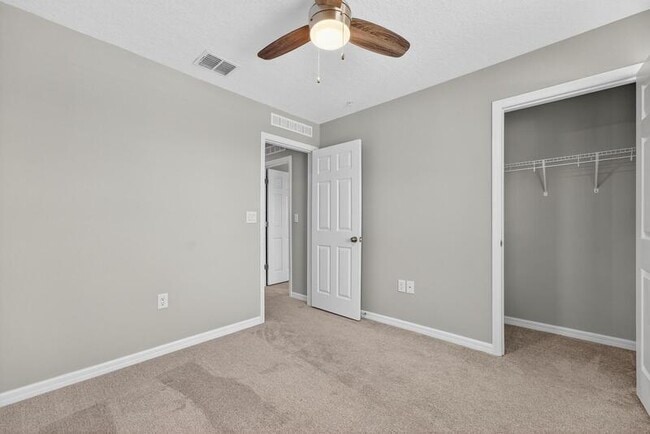 Building Photo - 9415 Randal Park Blvd