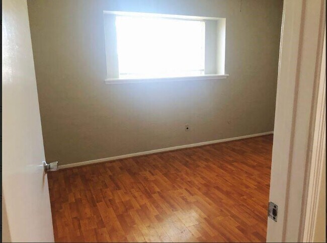 Building Photo - 4808 Fairhaven St