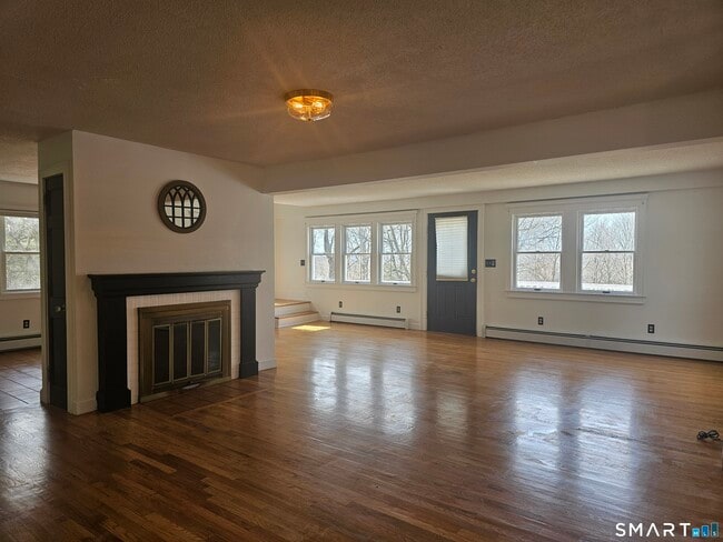 Building Photo - 932 Saybrook Rd