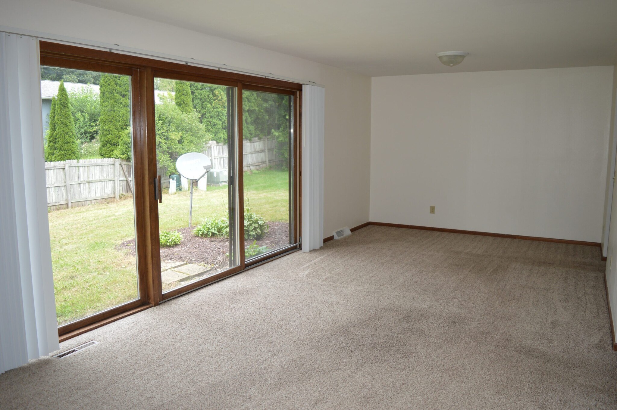 Building Photo - 6938 Chester Dr