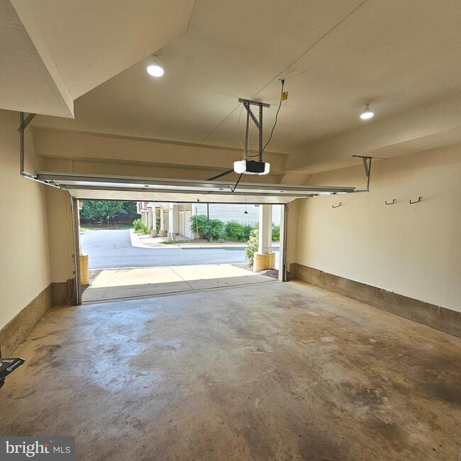 Building Photo - 5431 Cheyenne Knoll Pl