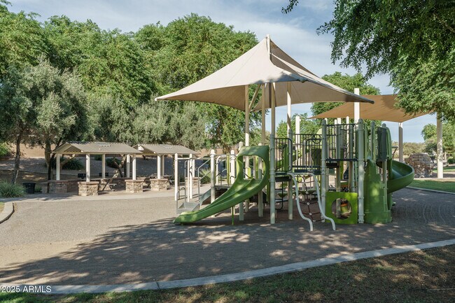 Building Photo - 14757 W Pasadena Ave