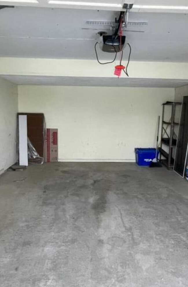 Building Photo - 1083 Cunningham Dr