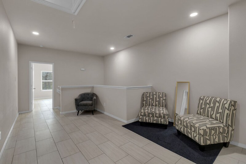 Building Photo - 110 Turner St