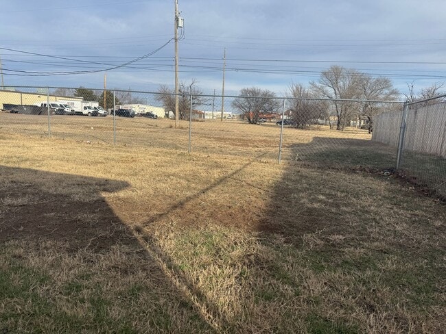 Building Photo - 1817 SW Jefferson- AVAILABLE NOW!