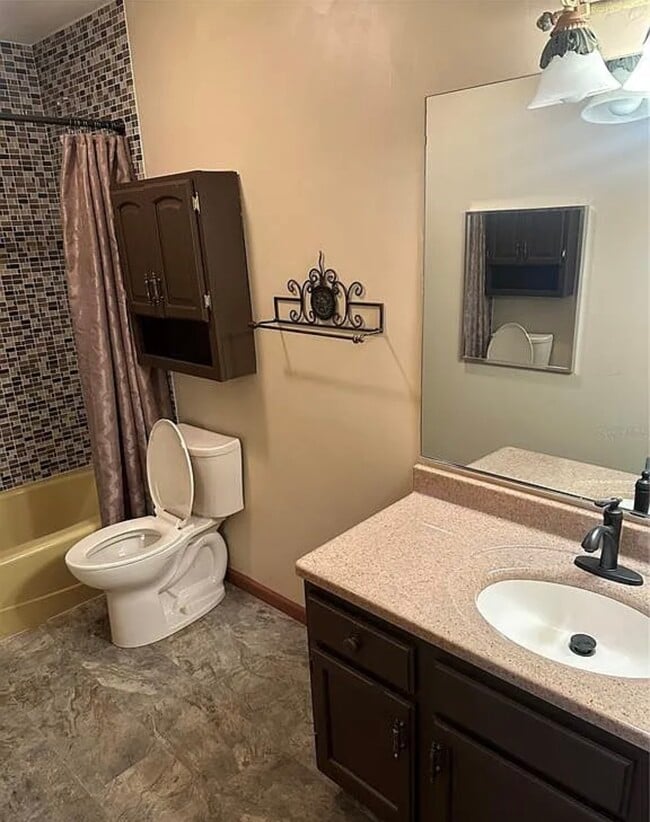 Building Photo - 2145 NE 45th Ave