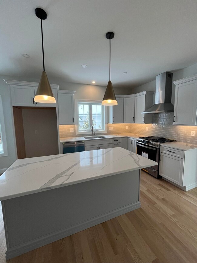 Building Photo - 5 Kinsman Ln