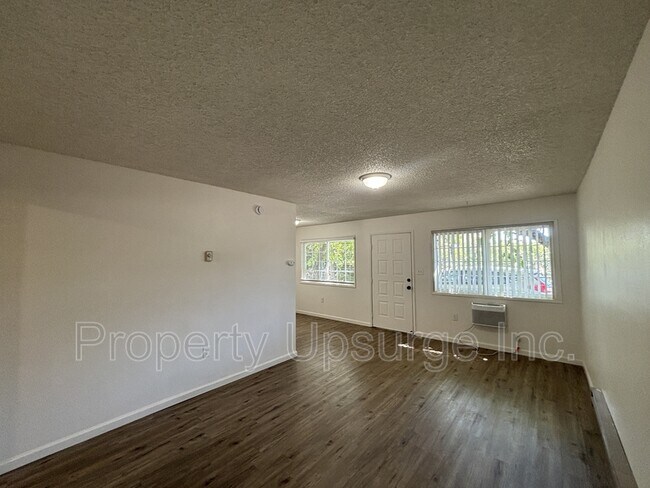 Building Photo - 705 Kimball Rd