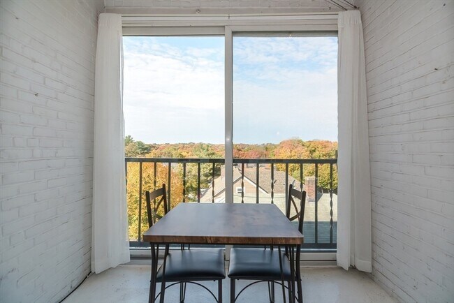 Building Photo - 91-93-93 Bynner St