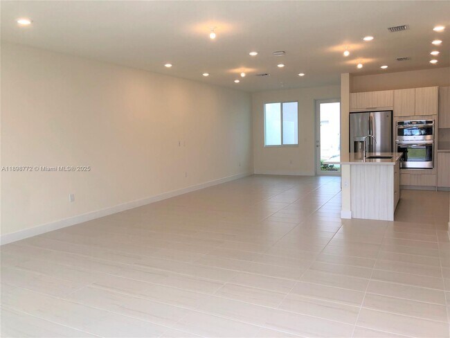 Building Photo - 10427 NW 66th St
