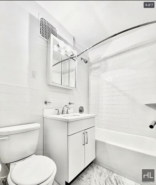 Building Photo - E 55 ST