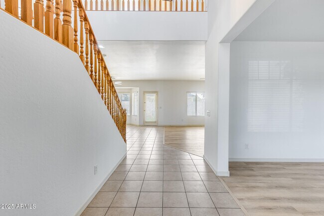 Building Photo - 17435 W Saguaro Ln