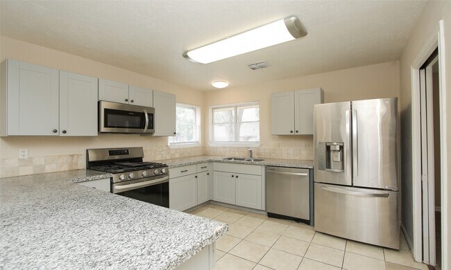 Building Photo - 6406 Ashton St