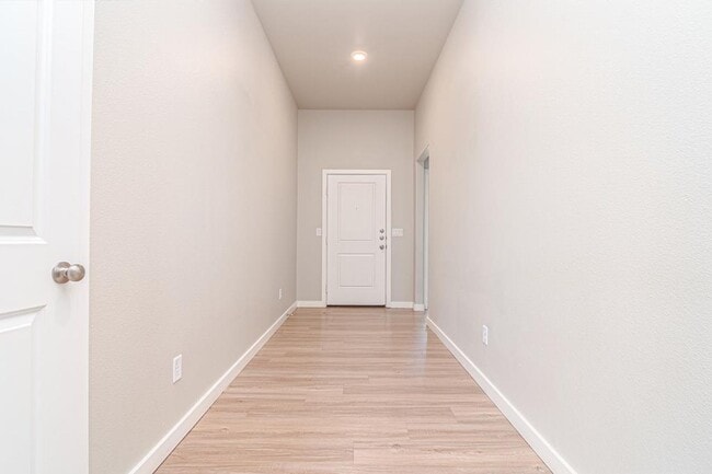 Building Photo - 6735 Draw Ct