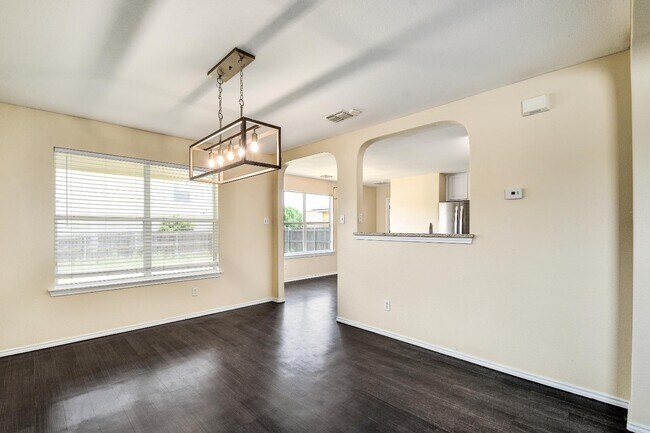 Building Photo - 410 Cardinal Way