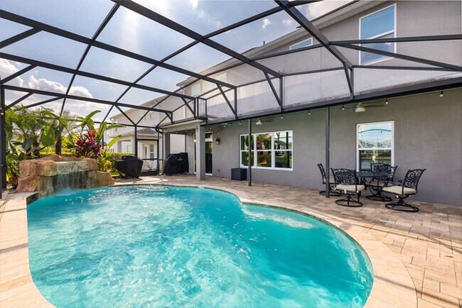 Building Photo - Waterfront Lake Nona Pool Home