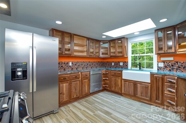 Building Photo - 5821 Hornet Dr