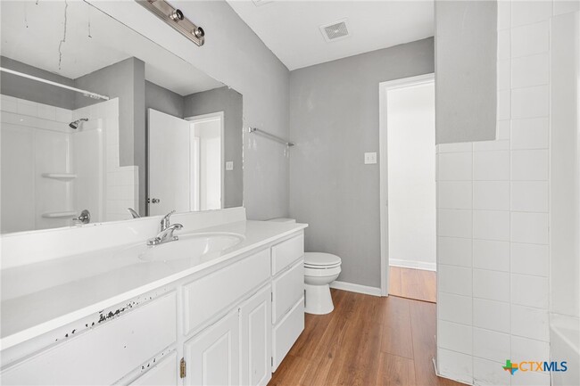 Building Photo - 4006 Waterproof Dr