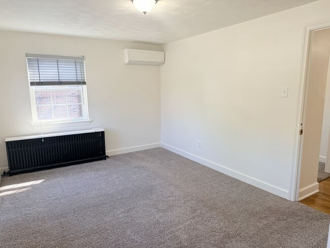 Building Photo - 320 Atkins Ave