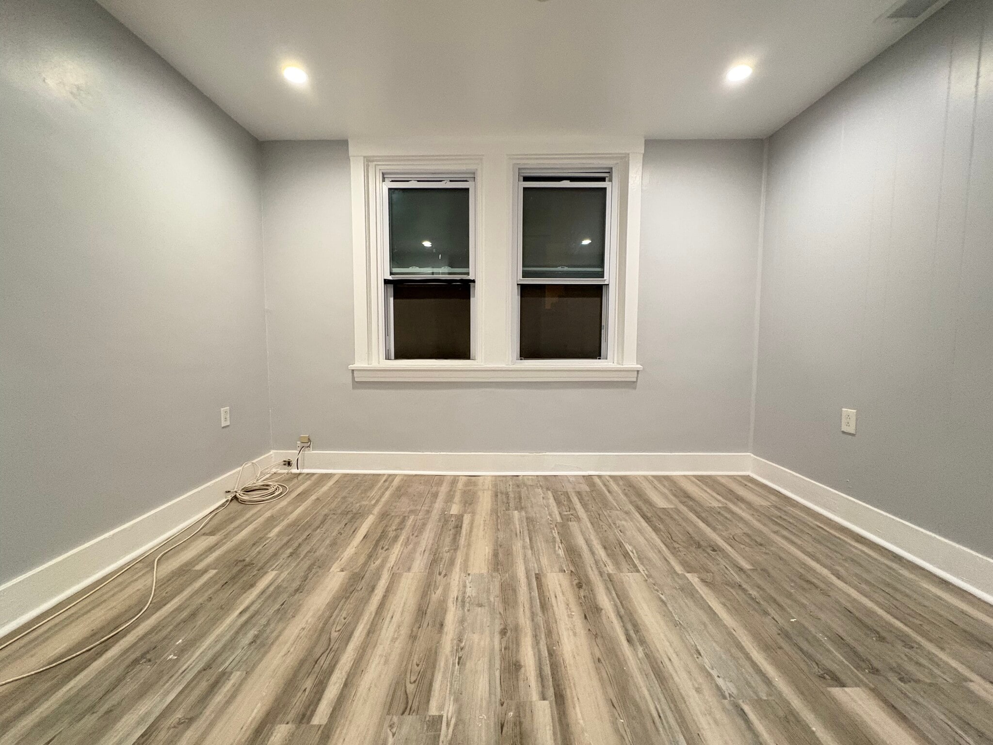 Building Photo - 5836 Phillips Ave