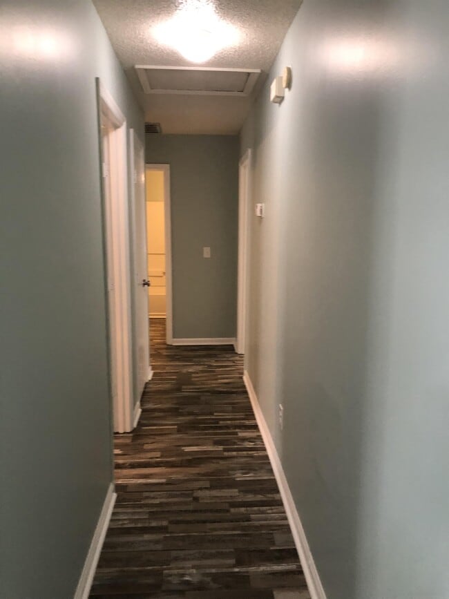 Building Photo - 663 Windward Dr