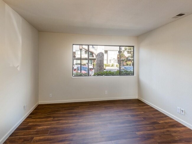 Building Photo - 1905 La Terrace Cir