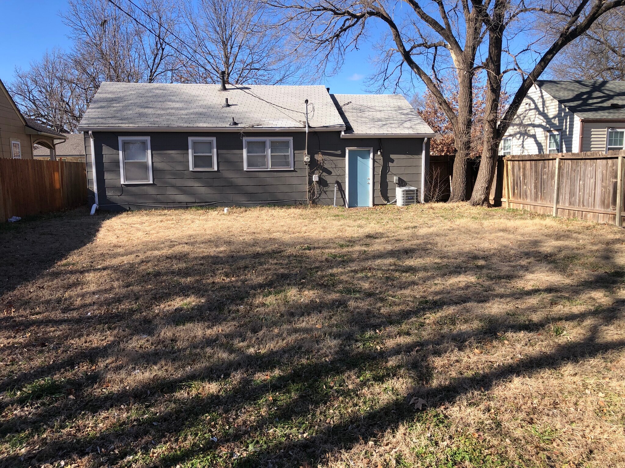 Building Photo - 1928 N Hood St