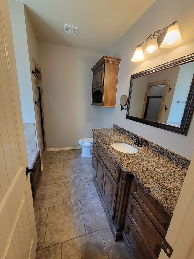 Building Photo - 9825 Perry Ave