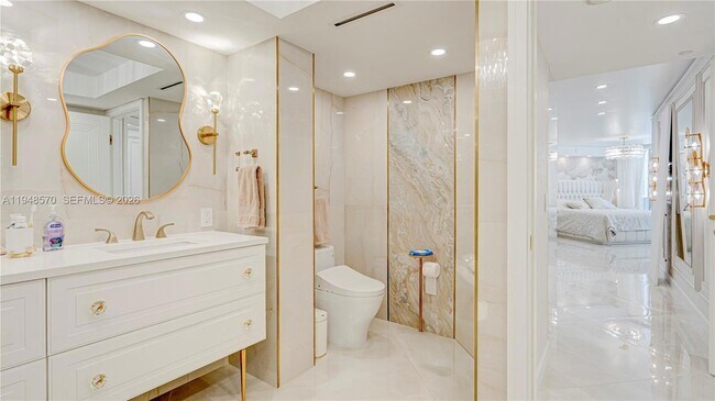 Building Photo - 16711 Collins Ave