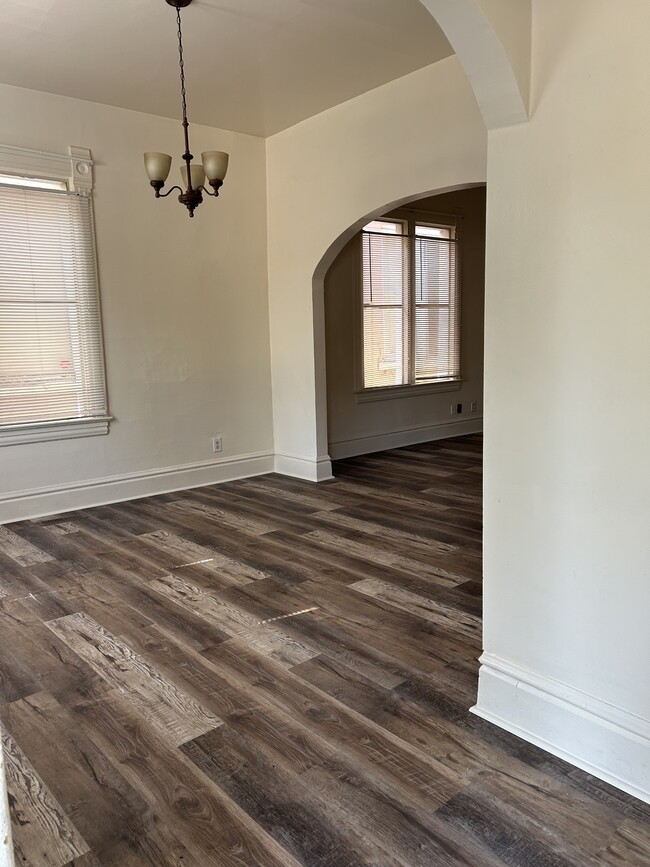 Building Photo - 844 S 300 E