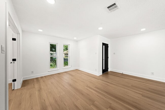 Building Photo - 7631 Westwind Ln
