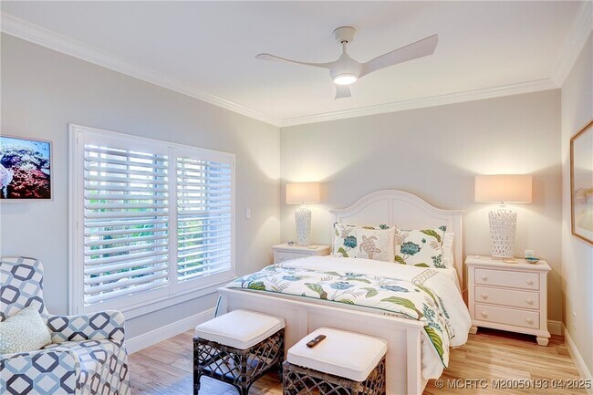 Building Photo - 5799 NE Island Cove Way