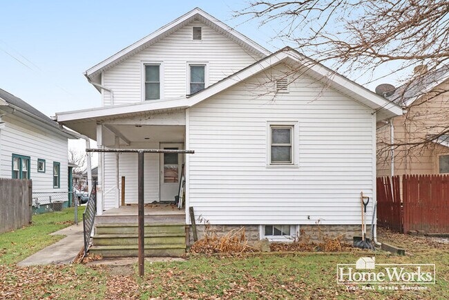 Building Photo - 1122 W 7th St