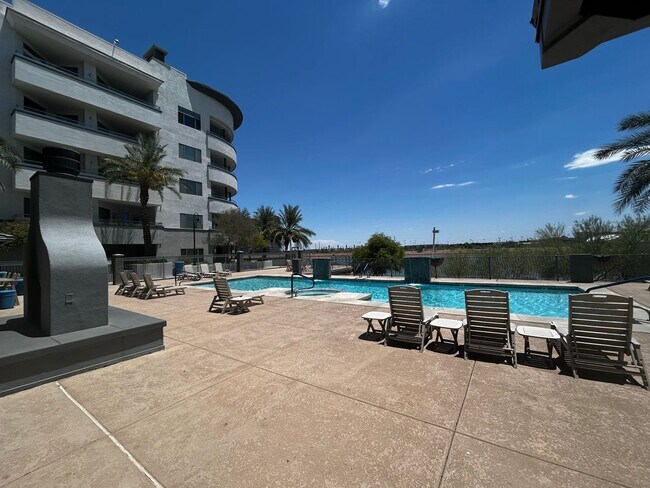 Building Photo - 2 Bed 2 Bath Furnished Condo Tempe Resort-...