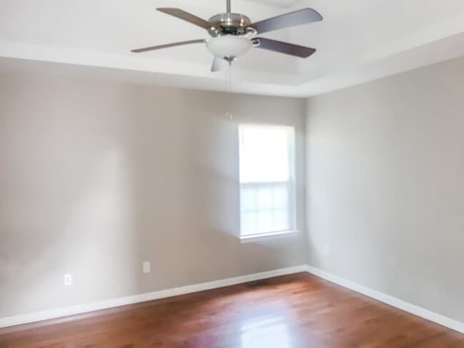 Building Photo - 118 Redbud Dr