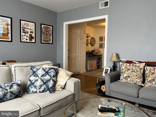 Building Photo - 1830 Independence Ave SE