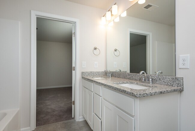 Building Photo - Pine Ridge Place