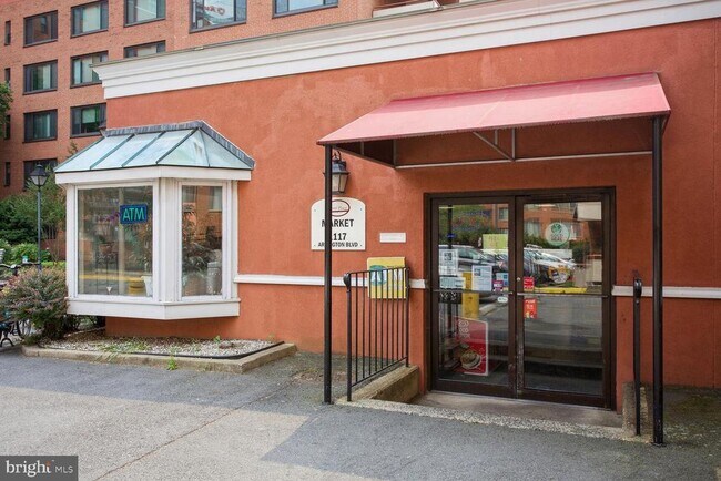 Building Photo - 1121 Arlington Blvd