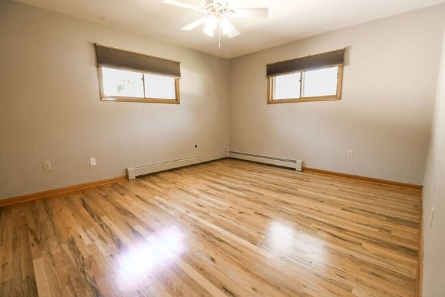 Building Photo - 315 10th St